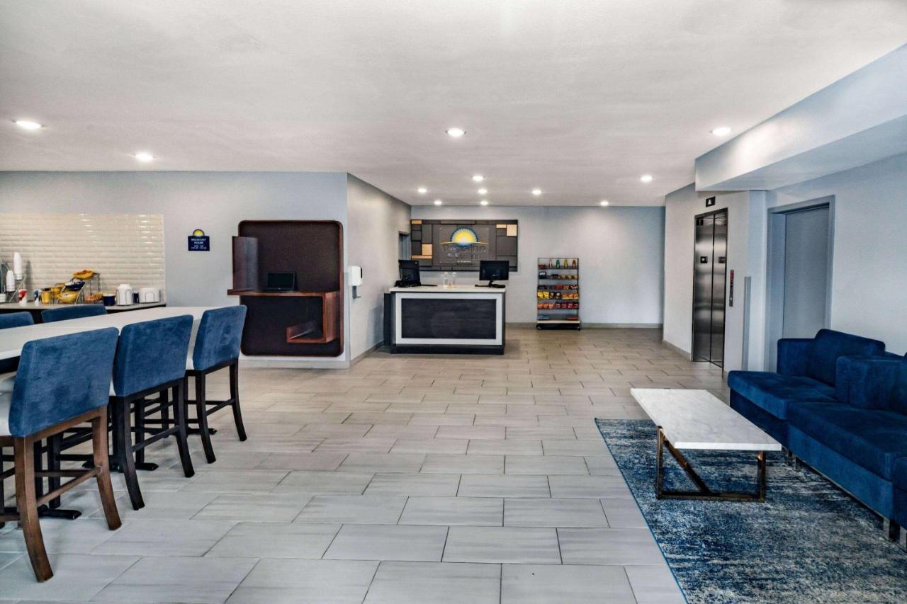 Days Inn & Suites By Wyndham Horn Lake - Memphis Graceland מראה חיצוני תמונה